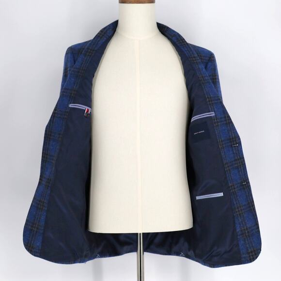 Tommy Hilfiger Men's Navy/Tan Plaid Wool Conrad Modern-Fit Sport Coat Size 38R - Picture 8 of 10